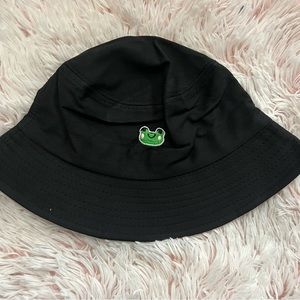 Embroidered frog bucket hat